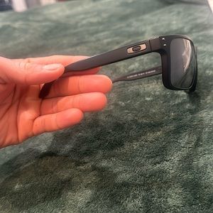 Oakley Sunglasses Holbrook XLOO94117/0559 Matte Black Frames with MirroredLenses